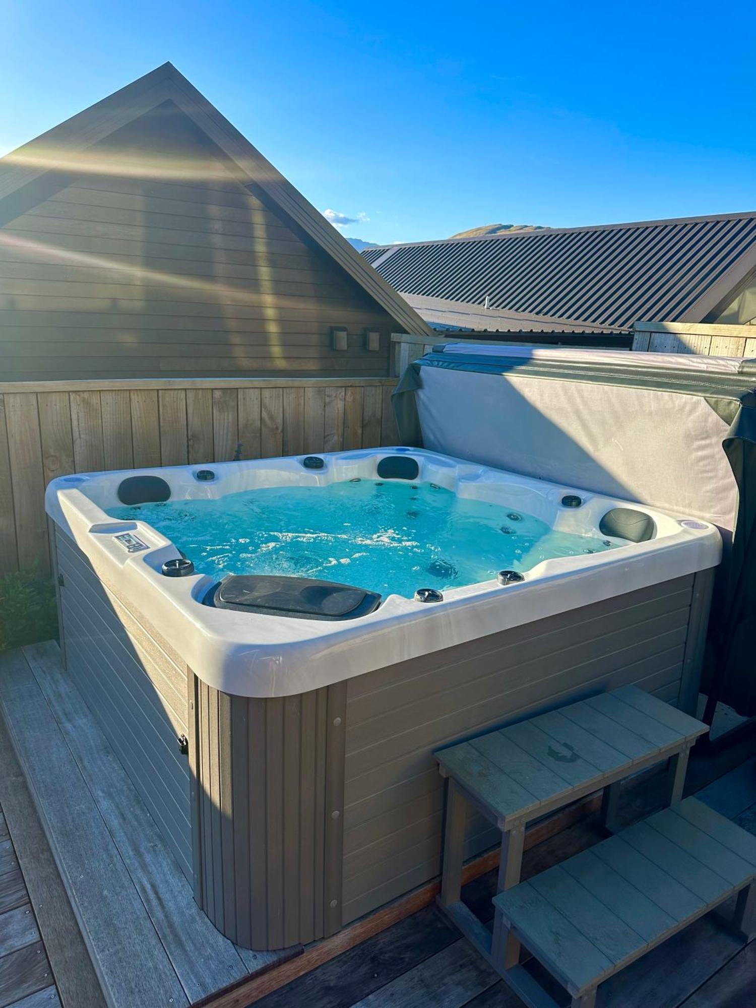 Remarkable View With Hot Tub Frankton Buitenkant foto